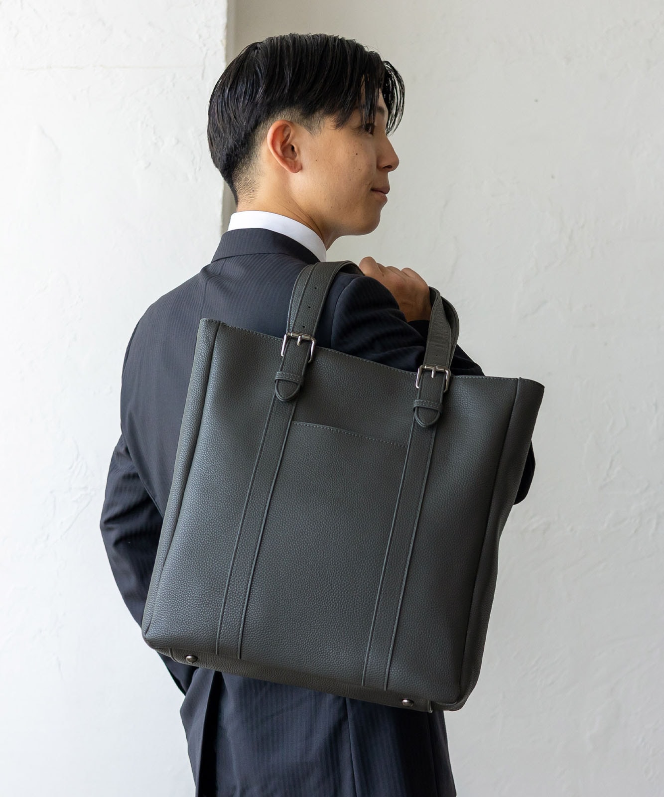 【美品】イルビゾンテ トートバッグ ビジネスバッグ 黒 A4 ビジネスバッグ A4 ブラック トートバッグ 革鞄 レザーバッグ