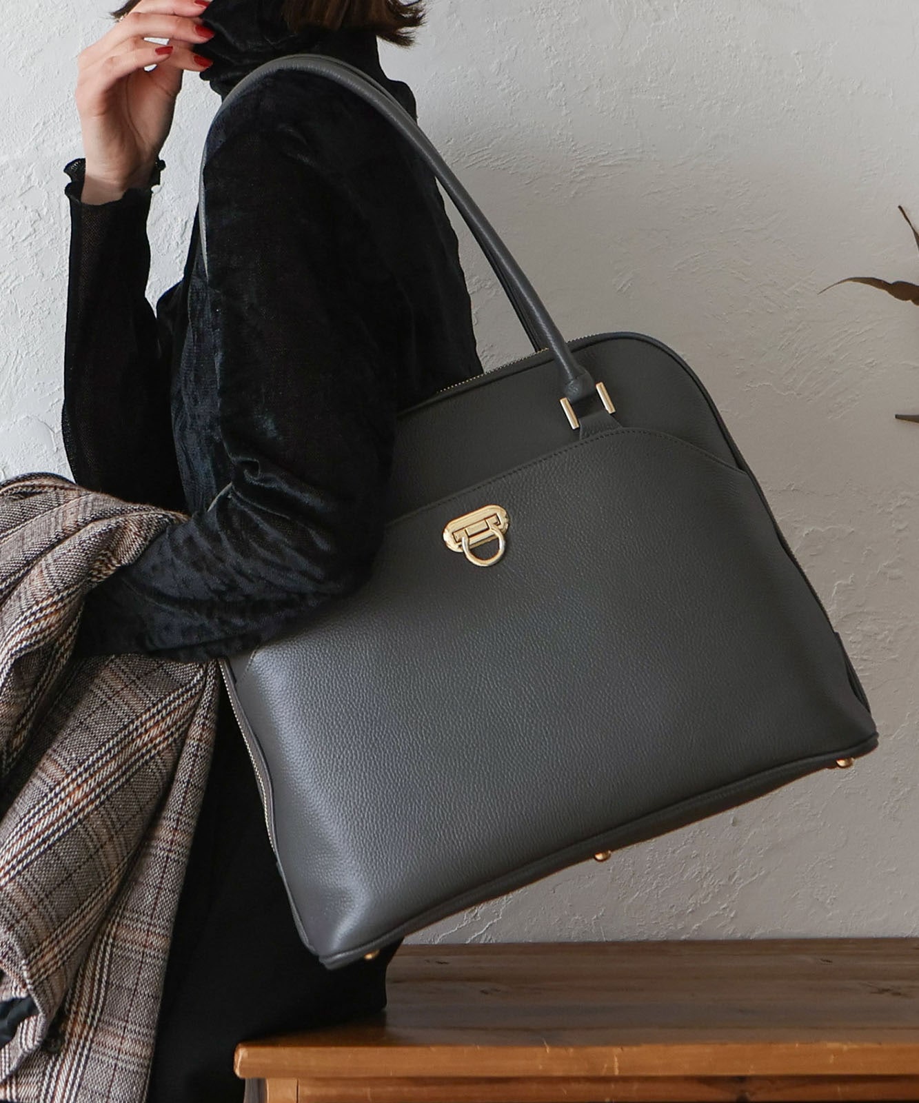 ラウンドファスナーロングハンドル本革トートバッグ | バッグ,トート