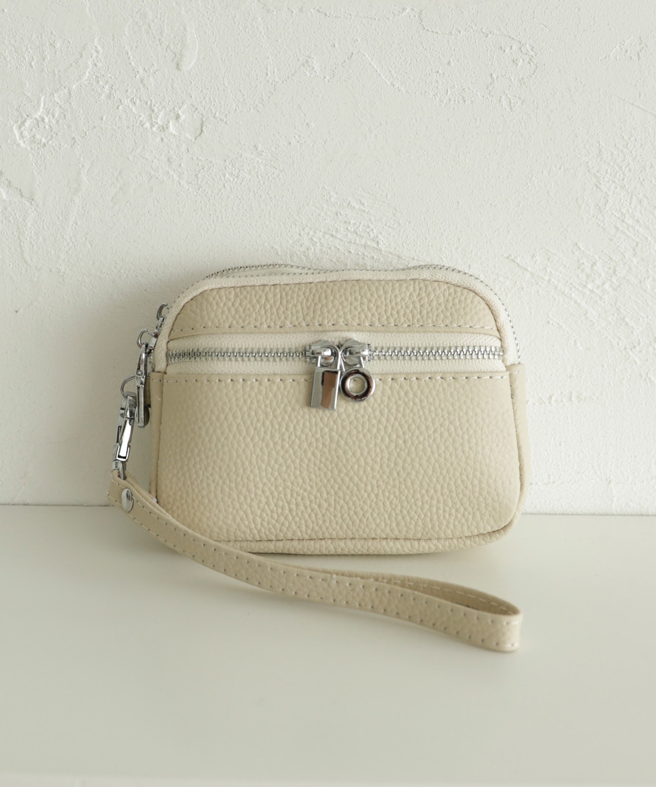 m.u.l ポーチ牛革/グレージュ　新品未使用品 即完売品 牛革マルチケース（ミニストラップ付き） | 雑貨・小物