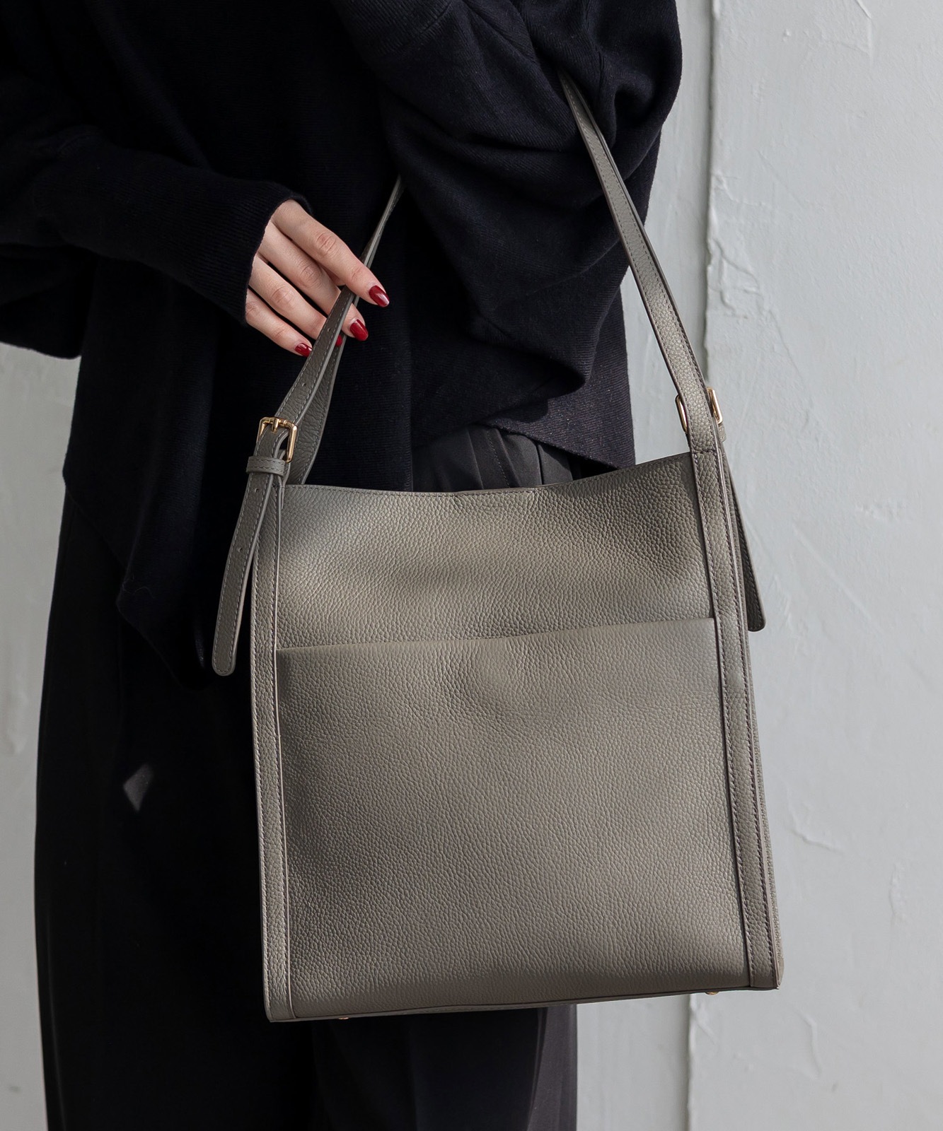 本牛革ベルトハンドルスクエアショルダーバッグ | バッグ,ショルダー