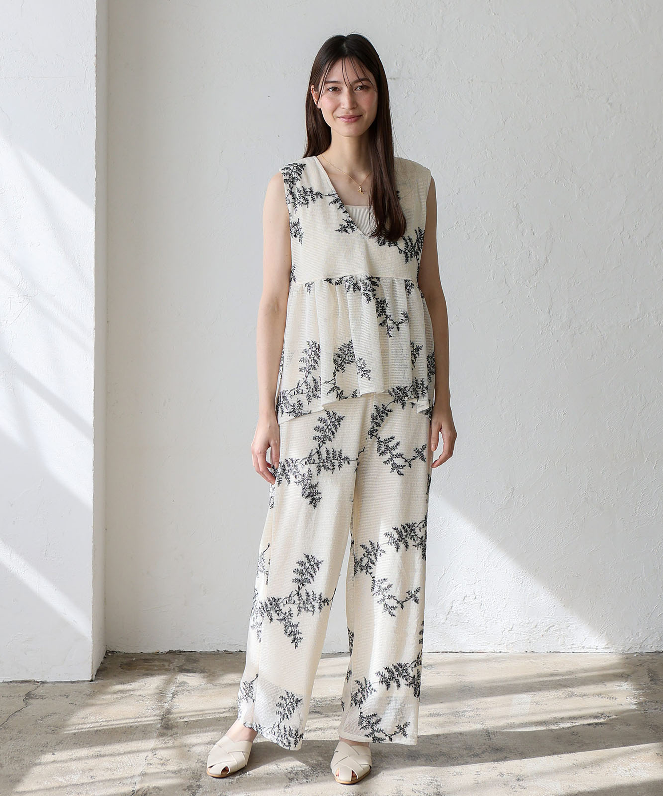 未使用品 Chesty フラワー刺繍 ノースリーブ ペプラムベスト 1 ピンク 楽天市場】送料無料 ブラウス トップス ノースリーブ 花 刺繍