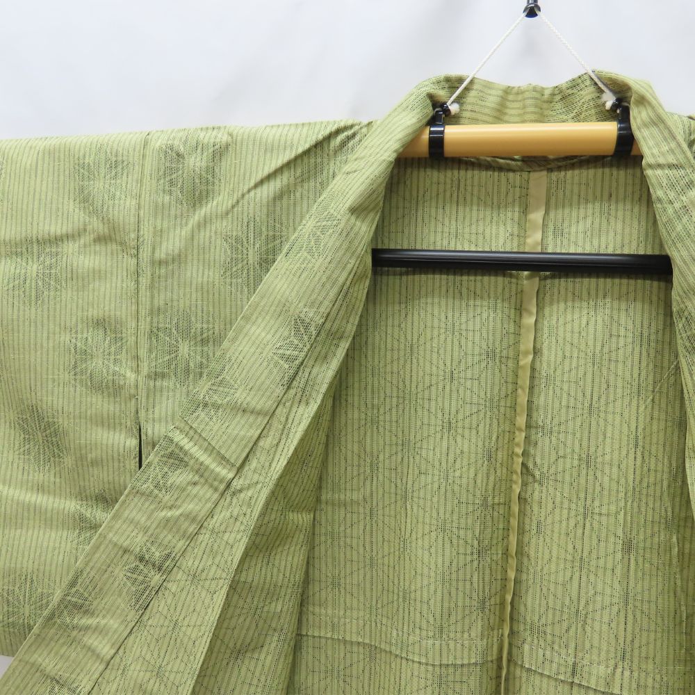 中古 紬 正絹(金銀糸除く) カーキグリーン系 麻の葉模様 単衣 バチ襟 和装 呉服 和服 きもの レディース 女性 中古】 紬 正絹(金銀糸除く) カーキグリーン系 麻の葉模様 単衣 バチ襟