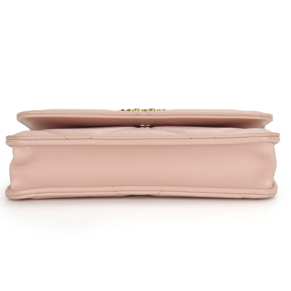 中古】 シャネル ショルダーバッグ シャネル19 AP3067 ラムスキン