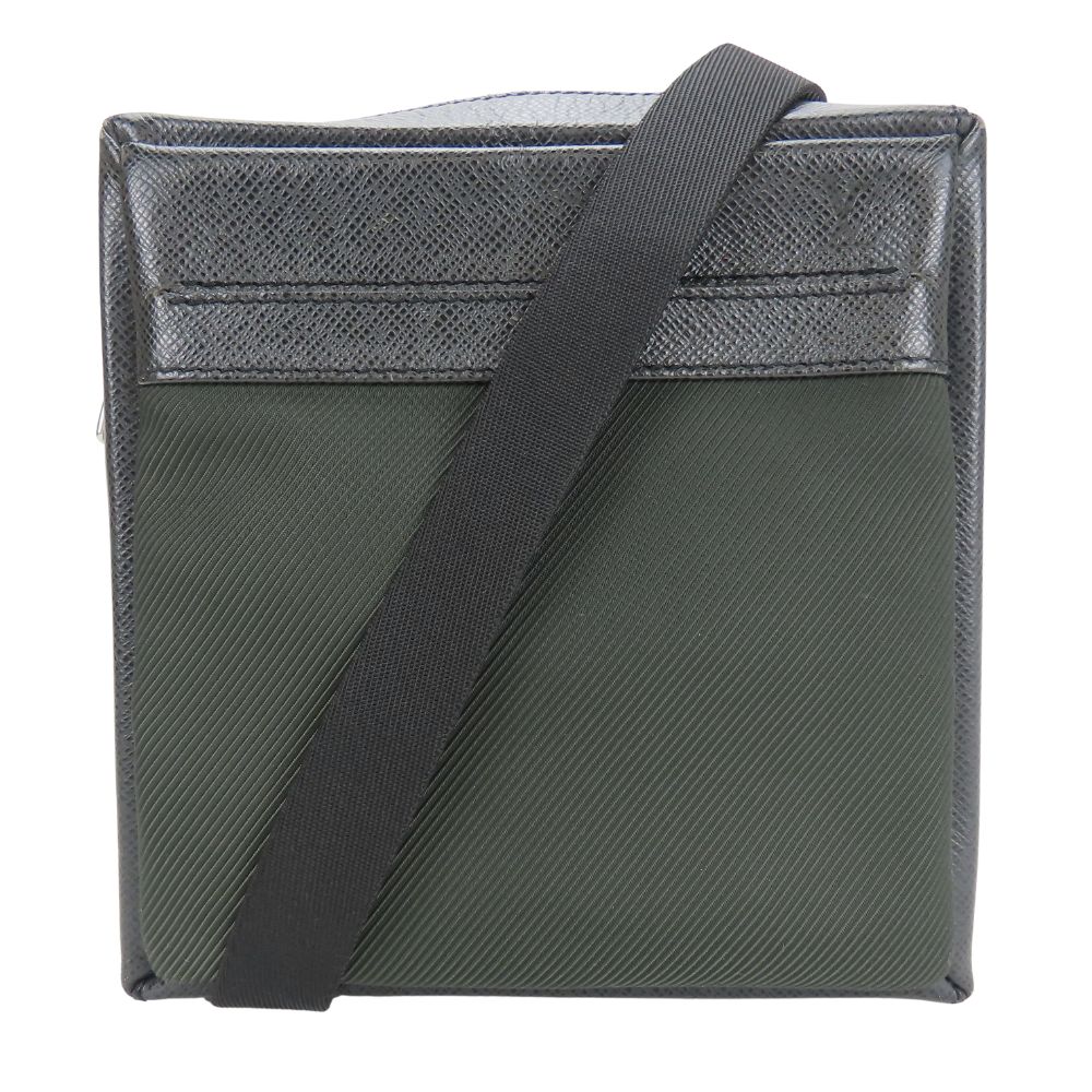 中古 ルイ・ヴィトン ショルダーバッグ サヤン M30902 タイガ アルドワーズ ダークモスグリーン 斜め掛け カジュアル 普段使い オシャレ メンズ 男性 LOUIS VUITTON 中古】 ルイ・ヴィトン ショルダーバッグ サヤン M30902 タイガ