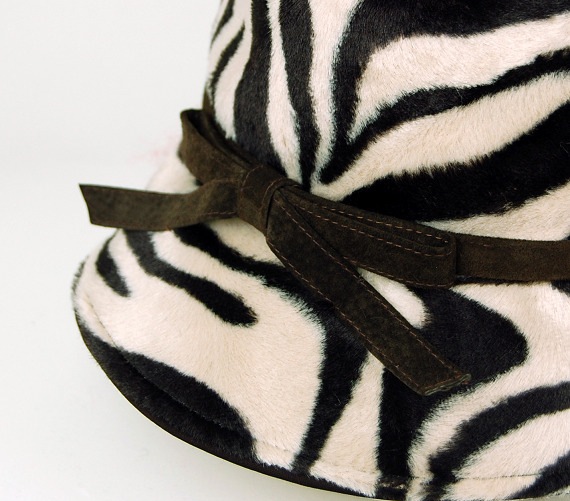 å - Pretty Zebra