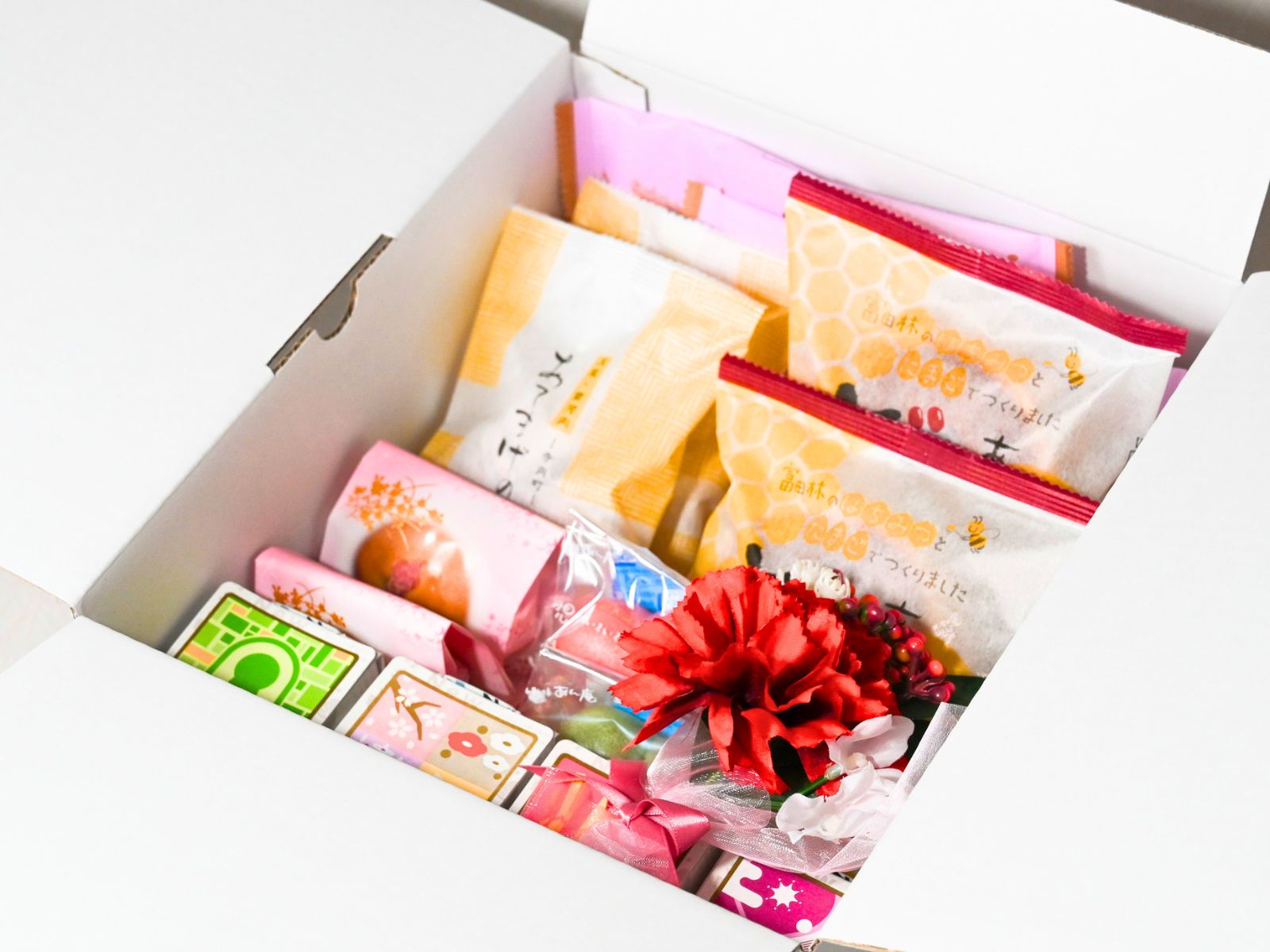 花咲く贈りもの 母の日和菓子詰め合わせ〈カーネーションBOX〉