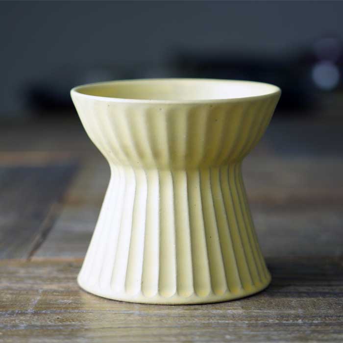 限定品】北欧 ポーランド食器 おしゃれ 猫 犬 高さのある餌皿 フード