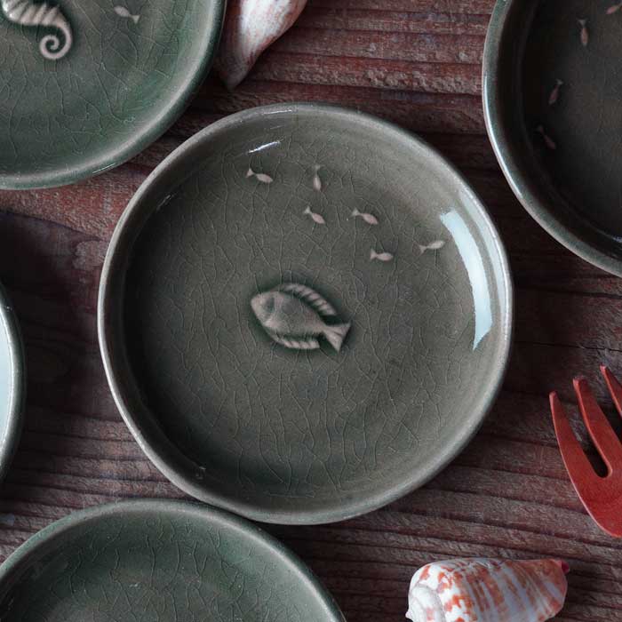 益子焼【海の小皿 / 魚 / グレー】 豆皿 醤油皿 デザート皿 海モチーフ