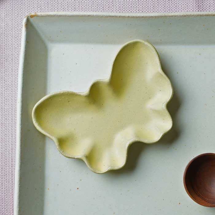 益子焼 ちょうちょの小皿 イエローわかさま陶芸 豆皿 かわいい
