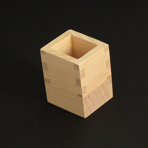 ますや ／sla お猪口｜斜めに立つ、遊び心の枡酒器