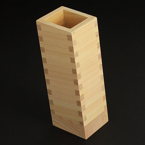 ますや ／sla 徳利｜斜めに立つ、遊び心の枡酒器