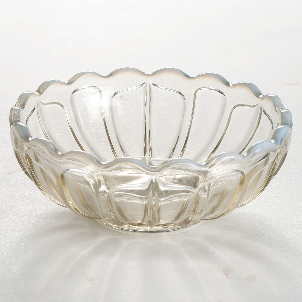 廣田硝子〈雪の花 丸小鉢〉古代色 2243-OA｜昔懐かしい喫茶店の温もりを再現した、丸みある厚手ガラスの小鉢