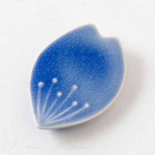 瀬戸焼箸置き　花びら箸置　青 (K3456)　Seto-yaki Chopstick rest of petals
