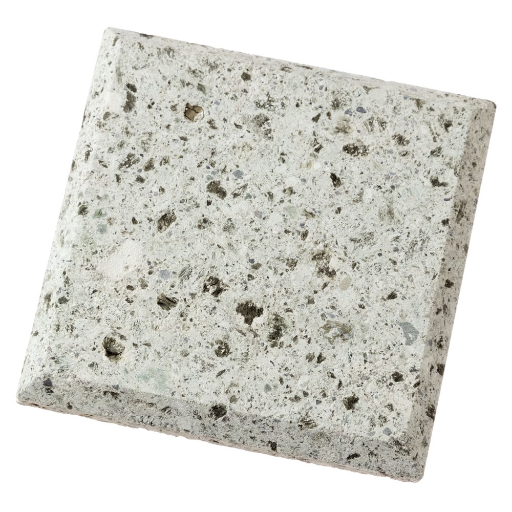 大谷石のコースター　四角・面取り　良品　裏面コルク貼り　吸水性に優れた耐熱性の敷物　大谷の石屋マルオカ　栃木県の工芸品