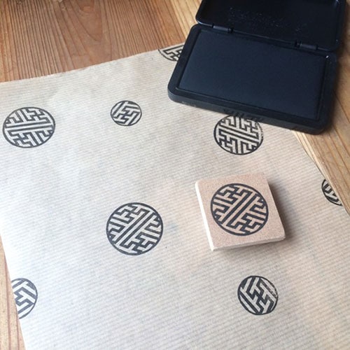 使いやすい丸型和柄はんこ　紗綾形　消しゴムはんこ　ただのやまもと　Japanese pattern hanko stamp