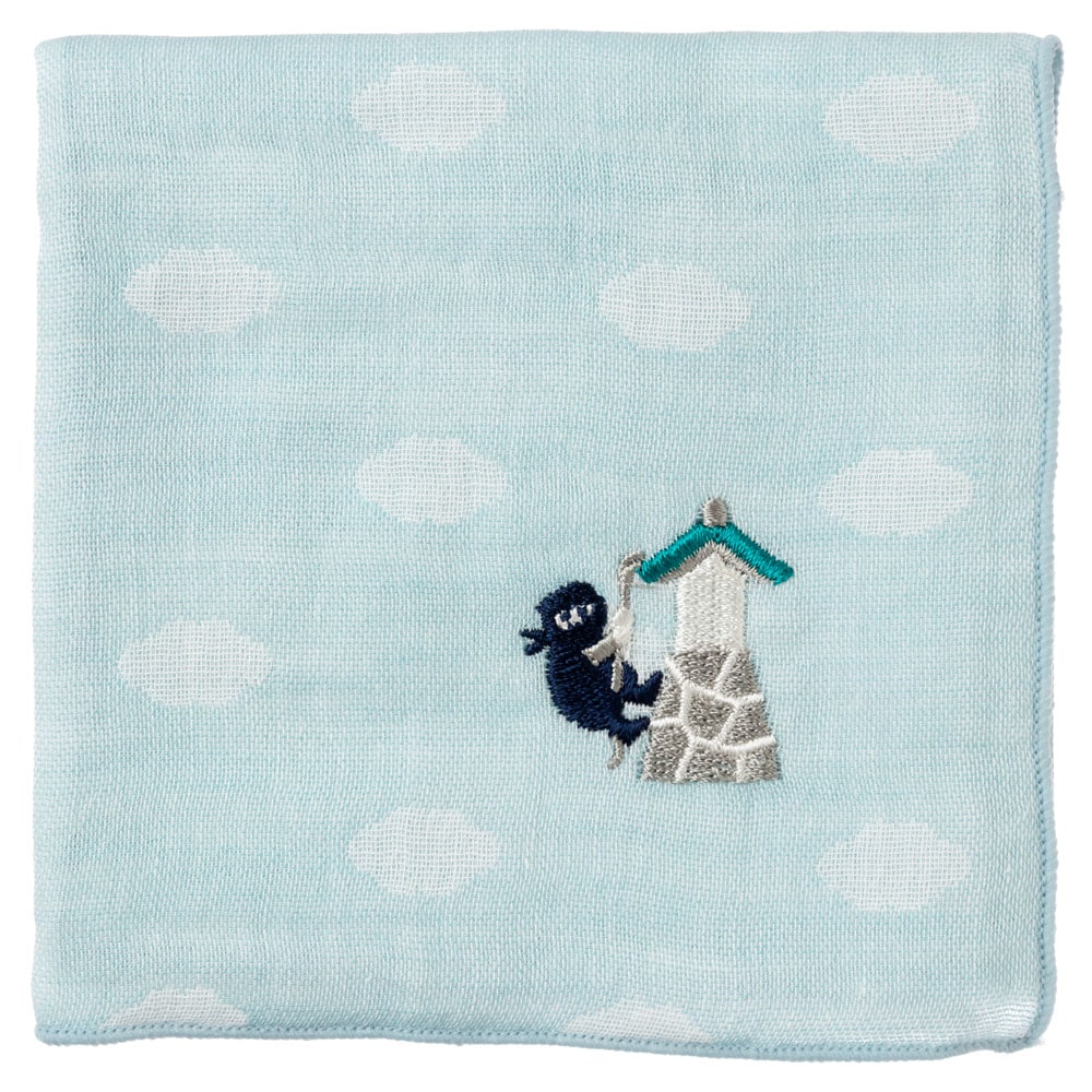 忍者ハンカチ　壁登りの術（雲柄）　刺繍入りガーゼハンカチ　スーベニール　Japanese pattern embroidered gauze handkerchief　※在庫限り