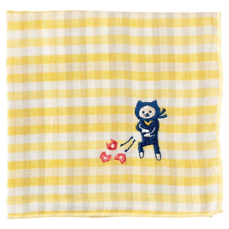 NYANJA　刺繍ハンカチ　猫手裏剣　ずっとこっちみてる猫の忍者　スーベニール　Embroidered gauze handkerchief