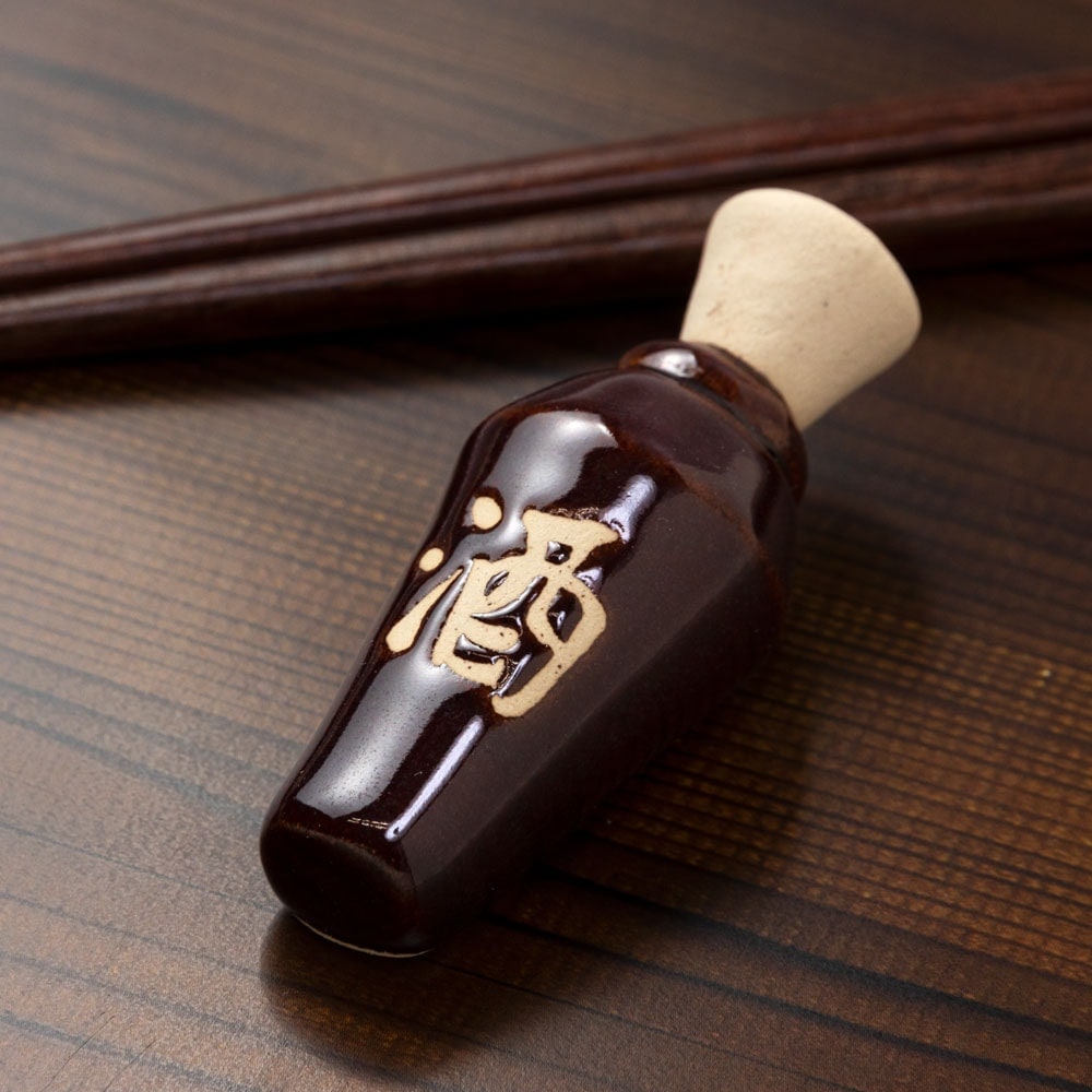 イホシロ窯 箸置き 酒瓶 (4-094a) 美濃焼 岐阜県の工芸品 Minoyaki Chopstick rest, Gifu craft