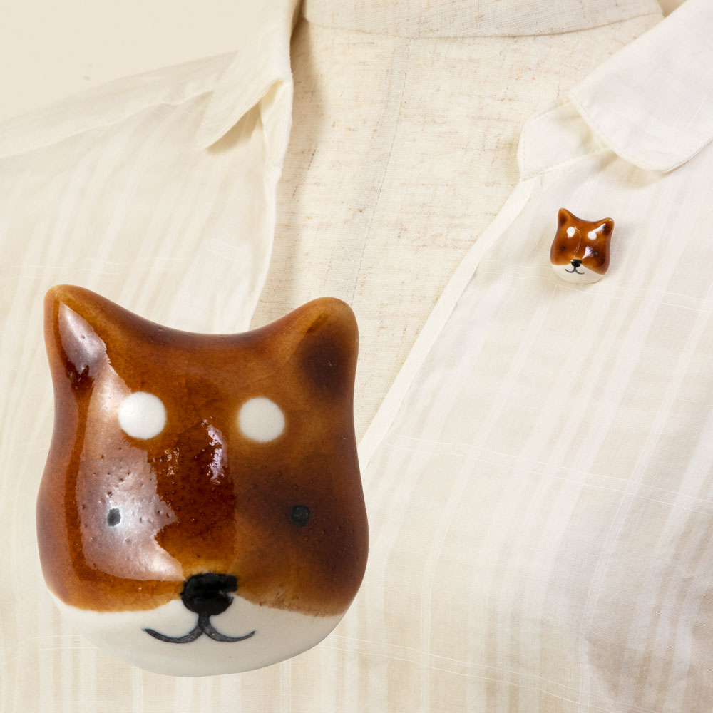 イホシロ窯　アクセサリー　柴犬　ピンバッジ　ブローチ　帯留め　美濃焼　岐阜県の工芸品　Minoyaki accessory, Gifu craft|アクセサリー|和小物