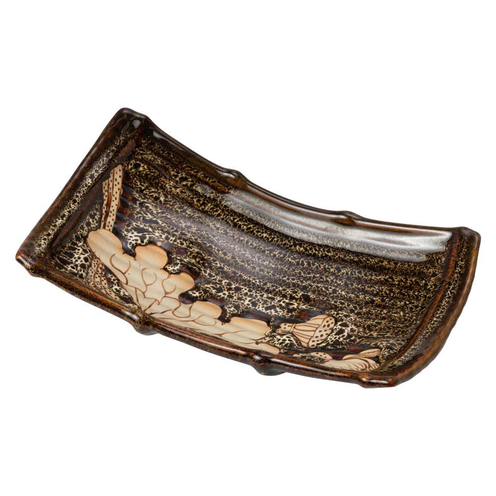 バッチャン焼　角皿　22cm　ロータス・蓮柄　ベトナムの素朴で温かみのある陶器　B?t Tr?ng square plate  Vietnam craft