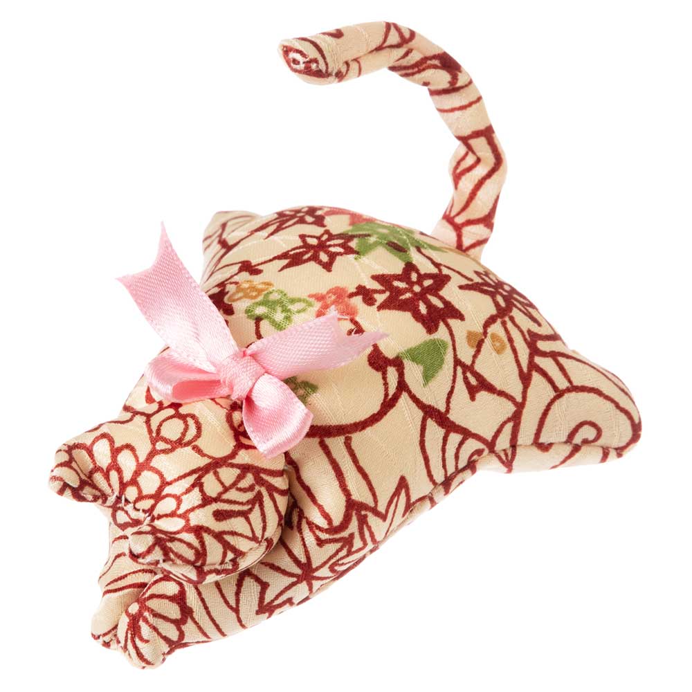 伏せねこクリップ03　猫洗濯ばさみ　就労継続支援事業所で製作した和柄アイテム　古布リサイクル品　和風　手作り