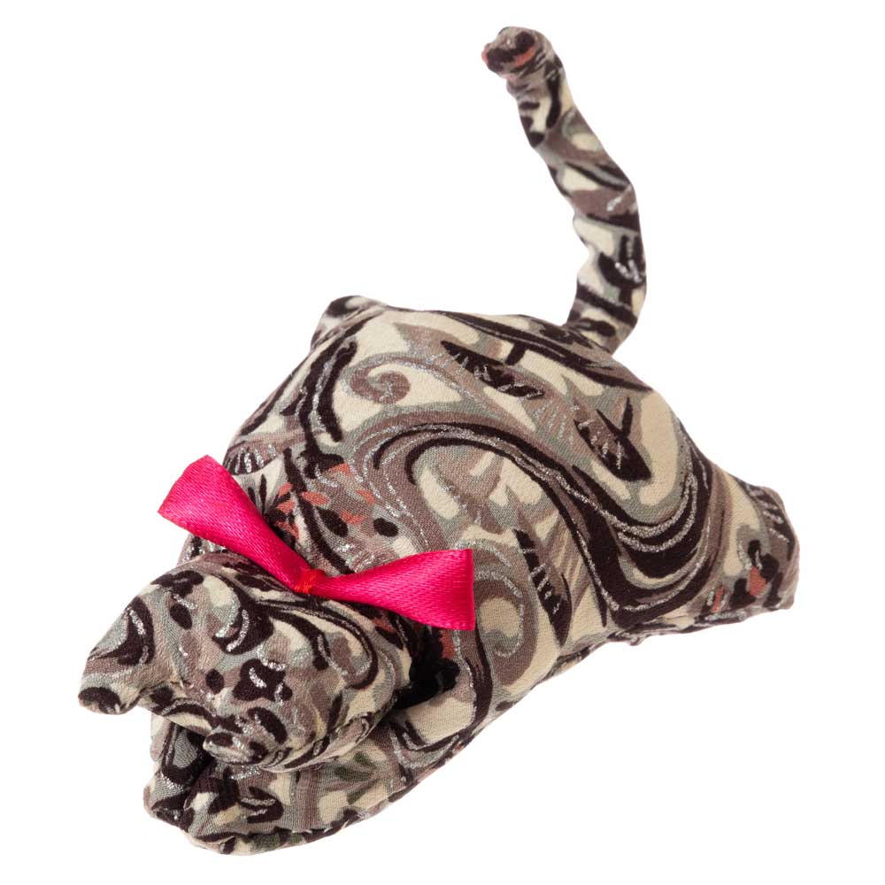 伏せねこクリップ04　猫洗濯ばさみ　就労継続支援事業所で製作した和柄アイテム　古布リサイクル品　和風　手作り