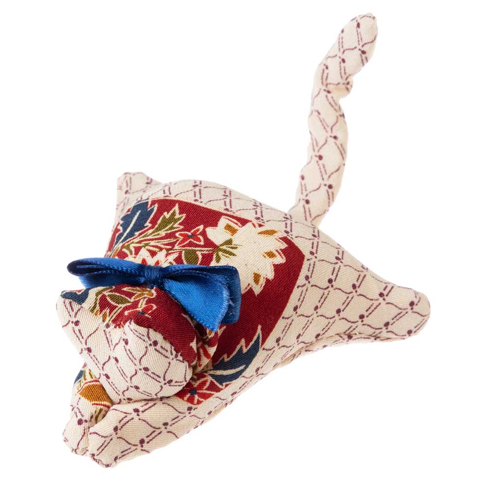 伏せねこクリップ05　猫洗濯ばさみ　就労継続支援事業所で製作した和柄アイテム　古布リサイクル品　和風　手作り