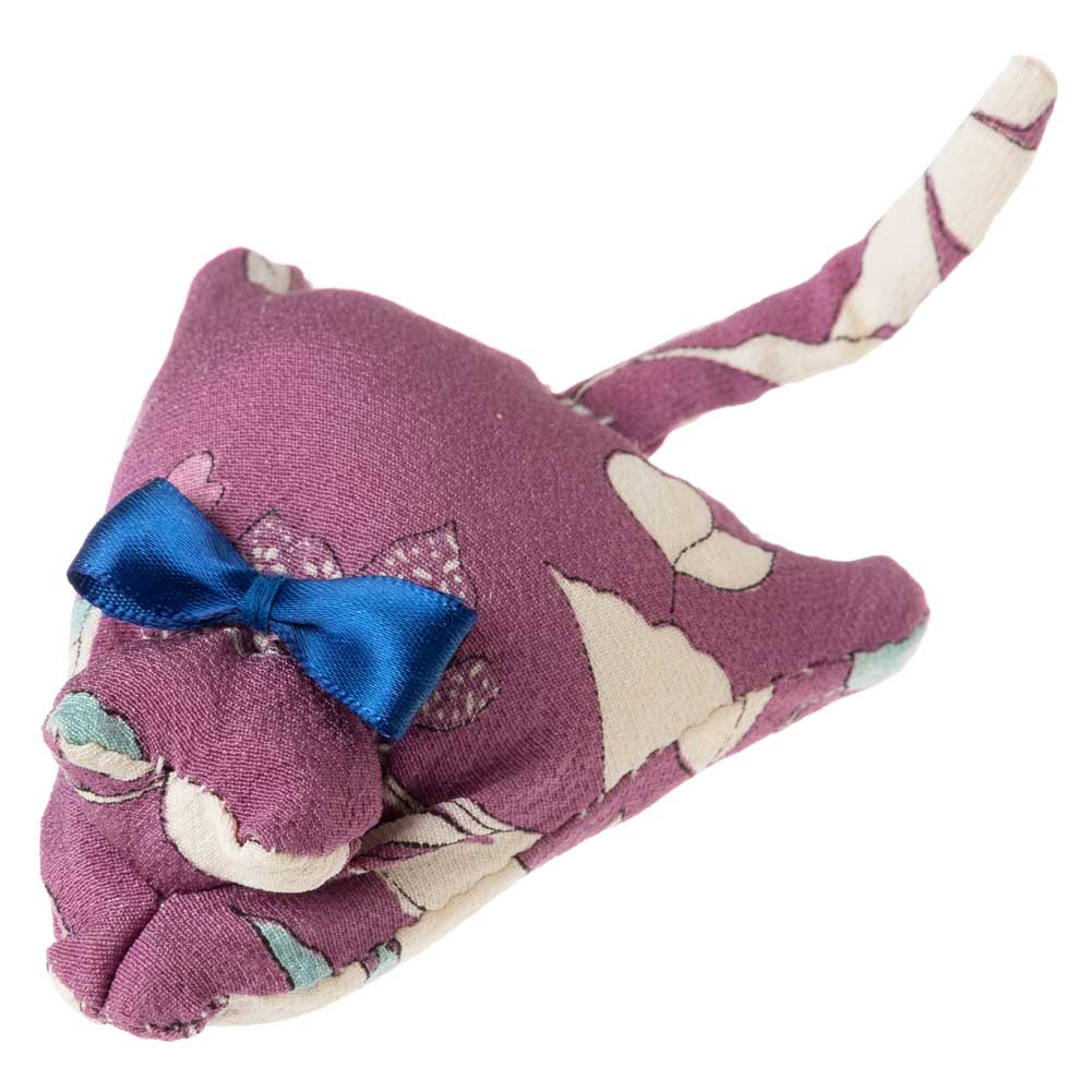 伏せねこクリップ14　猫洗濯ばさみ　就労継続支援事業所で製作した和柄アイテム　古布リサイクル品　和風　手作り