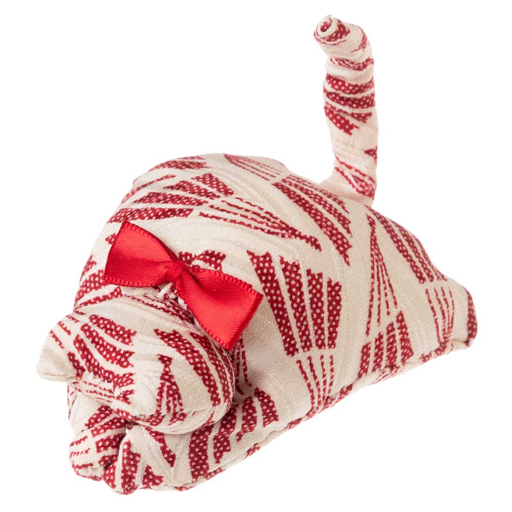 伏せねこクリップ20　猫洗濯ばさみ　就労継続支援事業所で製作した和柄アイテム　古布リサイクル品　和風　手作り