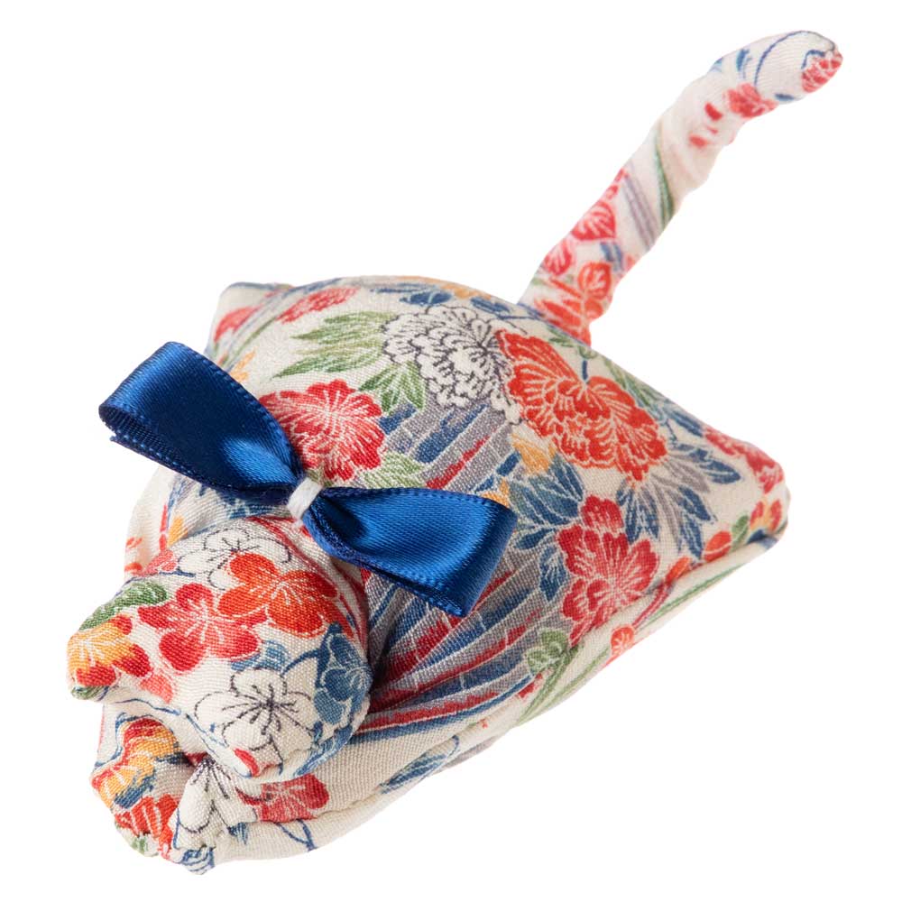 伏せねこクリップ21　猫洗濯ばさみ　就労継続支援事業所で製作した和柄アイテム　古布リサイクル品　和風　手作り