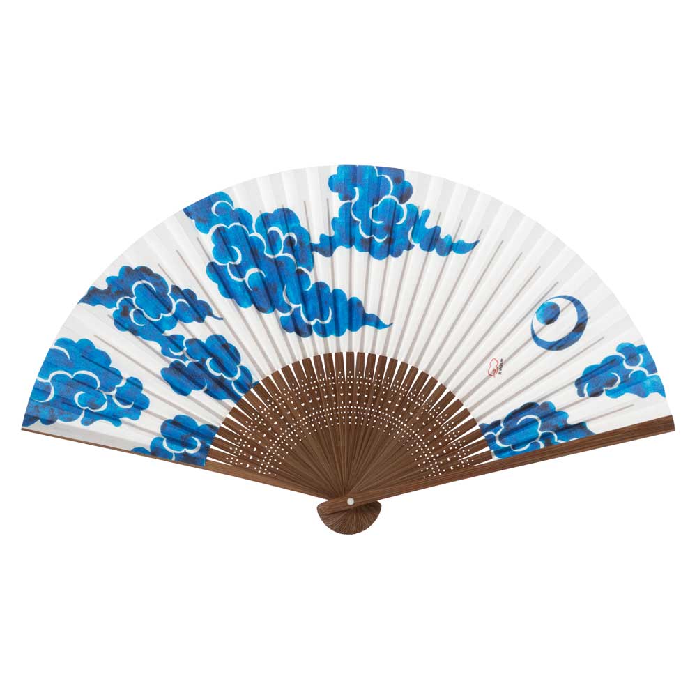 和詩倶楽部 仁清扇〈青花雲紋〉和紙・七寸五分・手張り製｜陶器模様を水彩で描いた、粋な男扇子