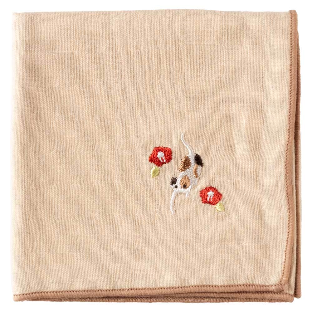 スーベニール　季節の訪れハンカチ　椿（ねこ）　季節の花と動物を刺繍したガーゼハンカチ|ハンカチ|和小物