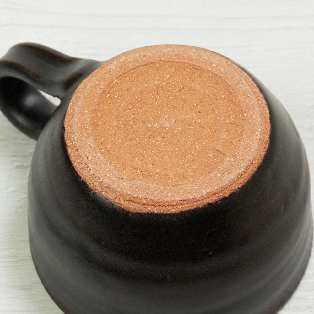 信楽焼 カフェオレボウル 黒 丸みのある柔らかいフォルムの陶器