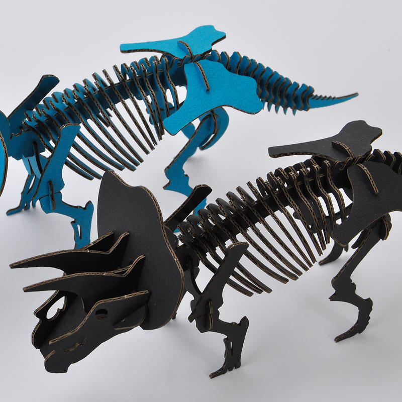 DINOSAUR恐竜骨格工作キット〈トリケラトプス・ブルー〉｜ダンボールで