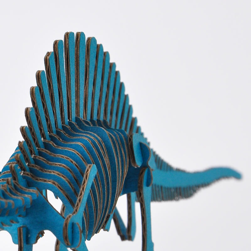 Dinosaur恐竜骨格工作キット スピノサウルス ブルー ダンボールでつくる恐竜骨格 のりもはさみも使わずに組み立てられるペーパークラフト Cardboard Craft Kit Dinosaur こだわりの和雑貨 和敬静寂 オンラインショップ