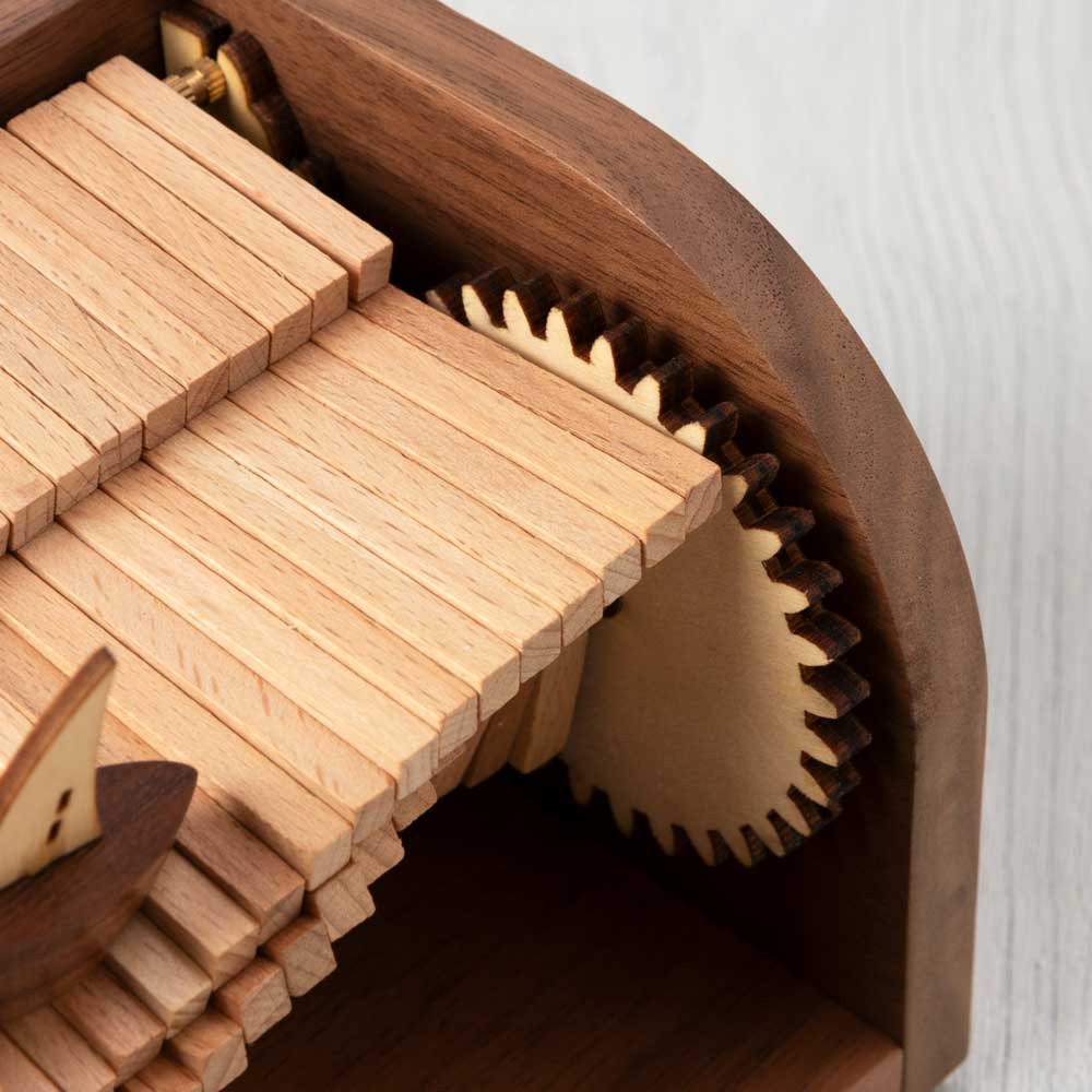 木製 波のからくり 手回しオルゴール 波打つ仕組みが美しい 目と耳で