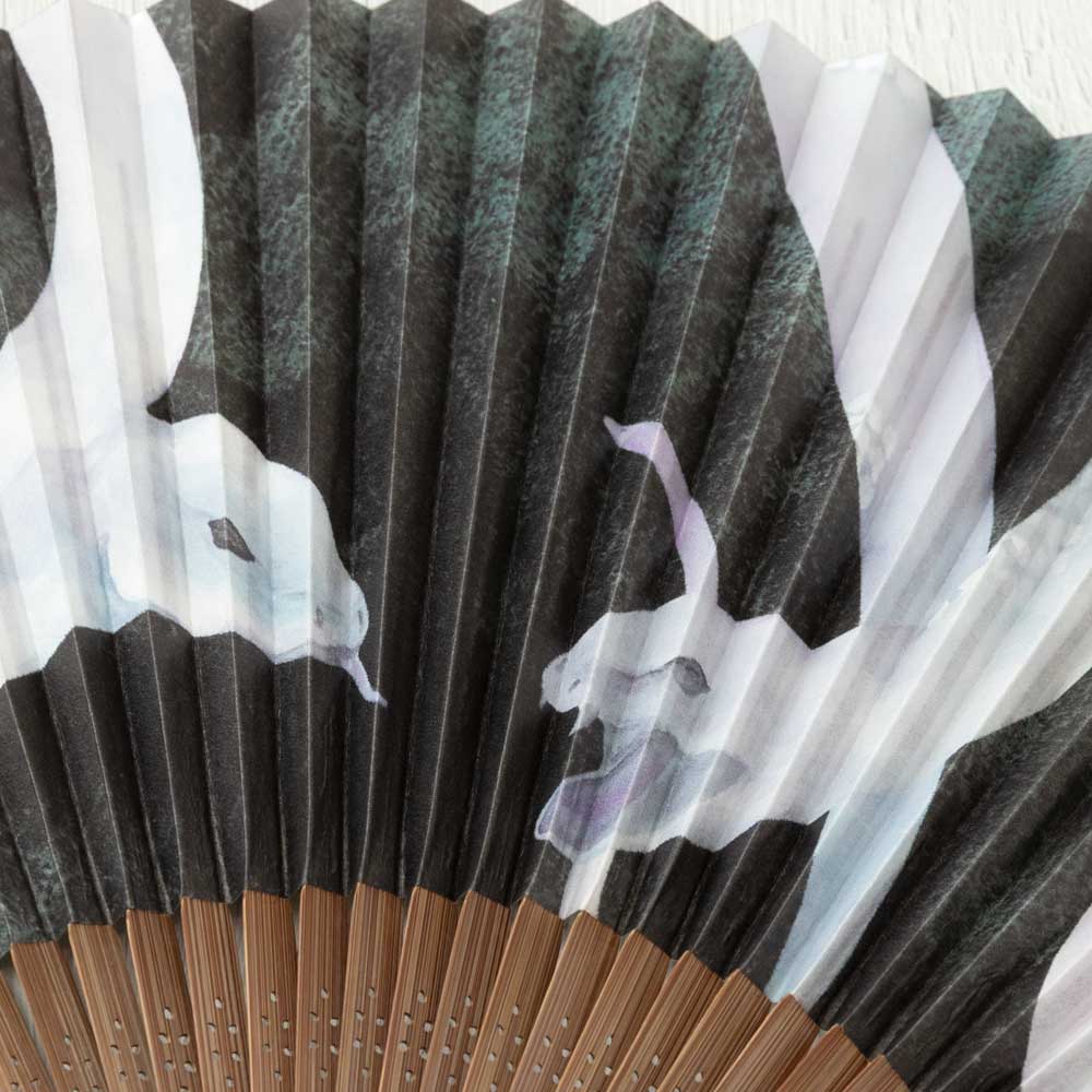 和詩倶楽部 進撃扇〈白蛇〉和紙・七寸五分・手張り製｜戦国の気概