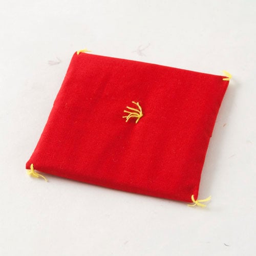 赤座布団 10cm角 (KK411) 置物・お飾り用品 ディスプレイ用 Red