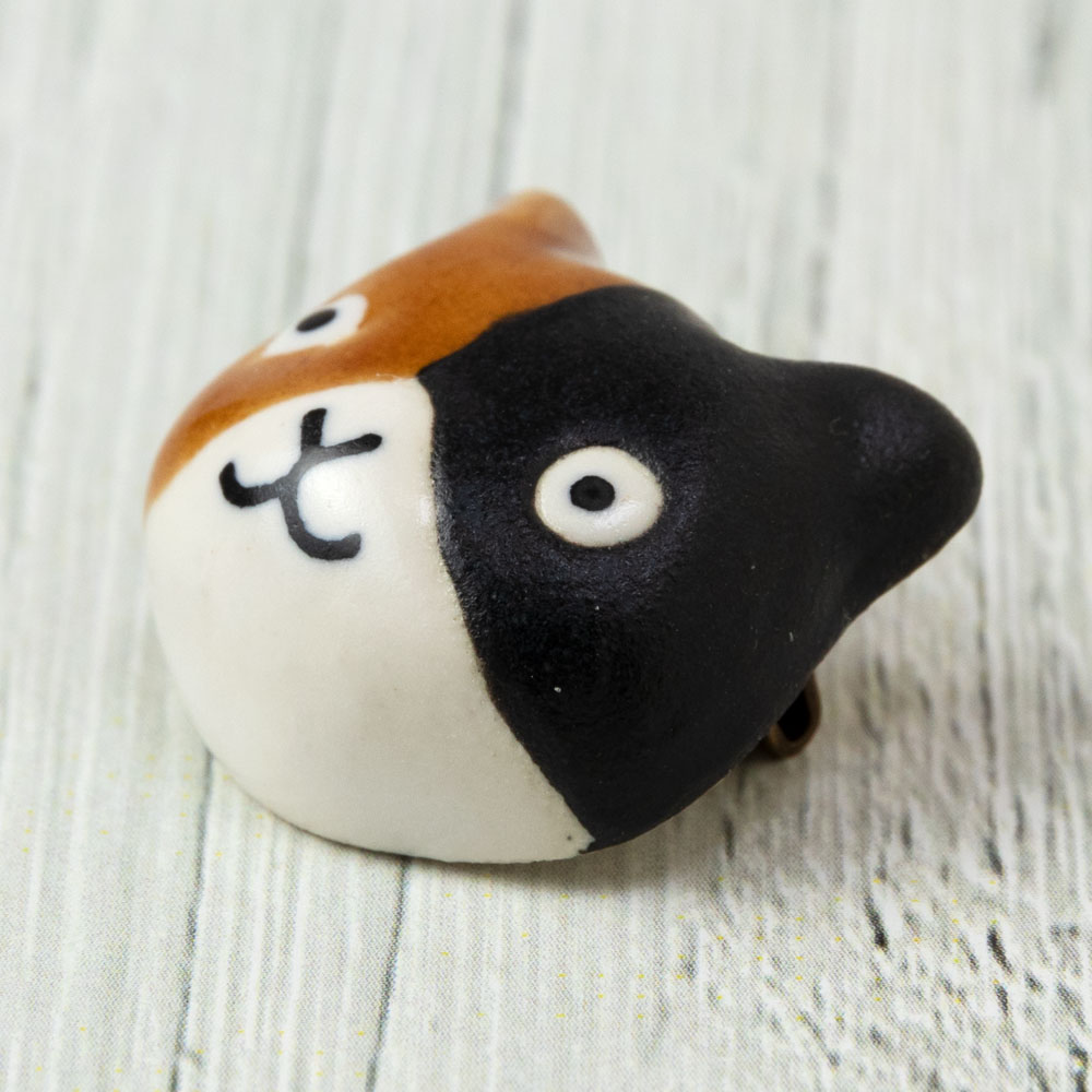 イホシロ窯 アクセサリー 三毛猫 ピンバッジ ブローチ 帯留め 美濃焼 岐阜県の工芸品 Minoyaki accessory, Gifu craft