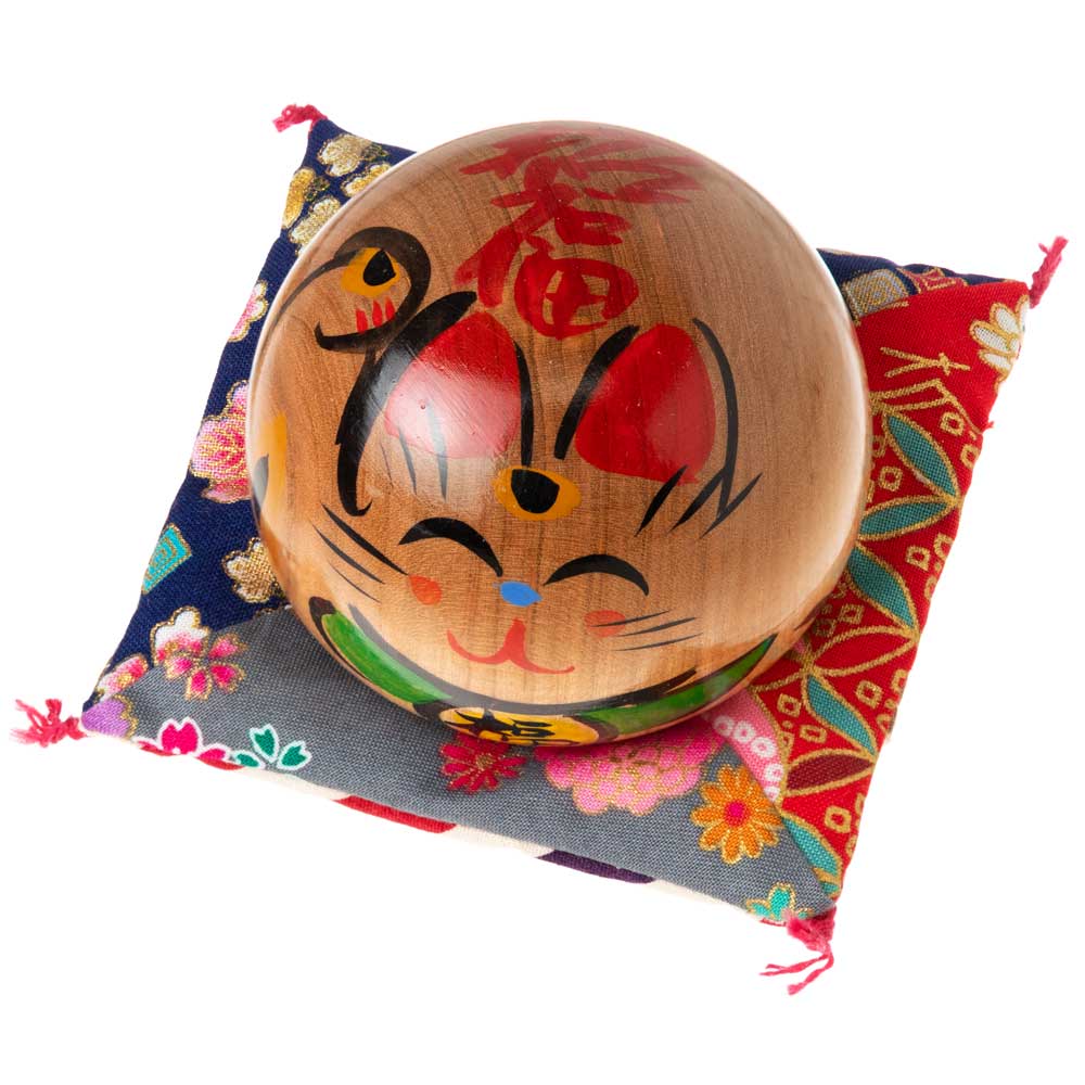 仙臺さすり 招き猫こけし サクラ材 中・2.5号 (116) 招福・右手上げ さすって撫でてリラックス インテリア置物 木工品 宮城県仙台市の工芸品 Kokeshi of lucky cat, Miyagi craft