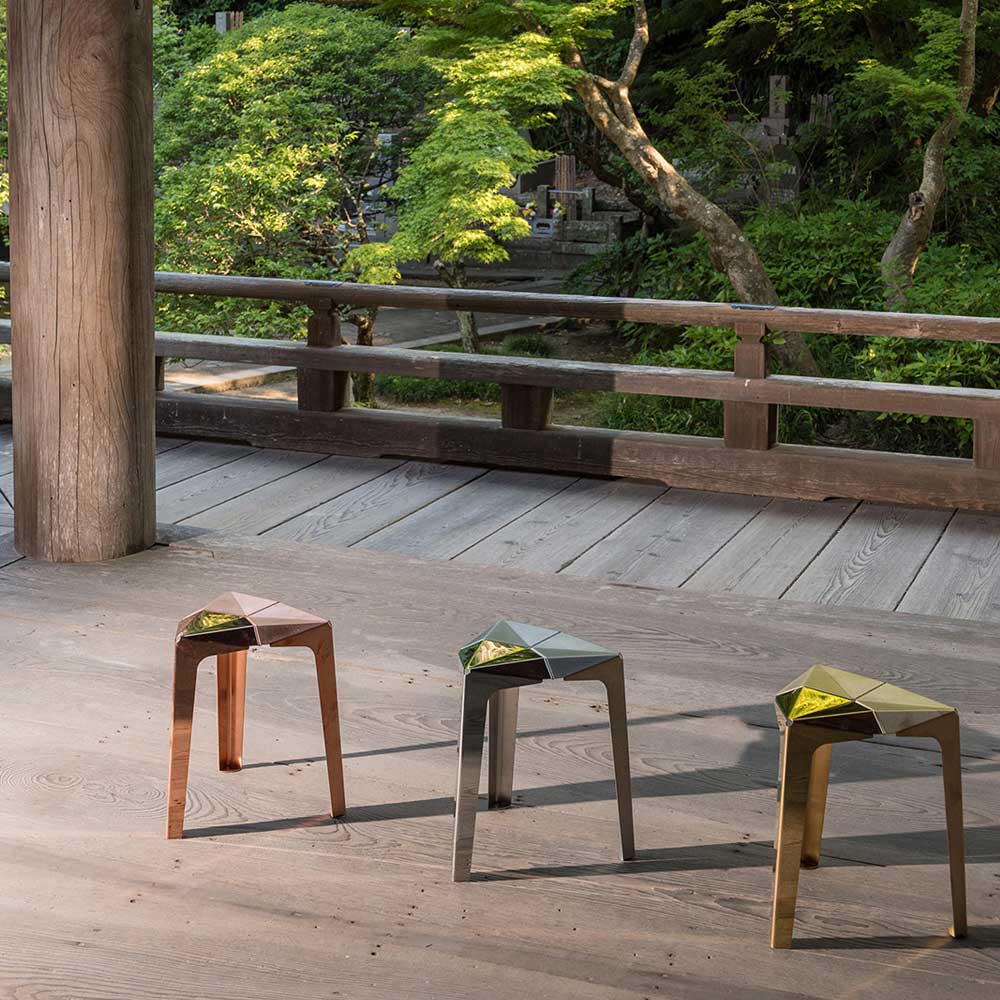 装飾的な金属製スツール　購入価格19,250円 かねよし 金属を楽しむスツール orisu〈アルミ／ブルー〉｜折り紙から