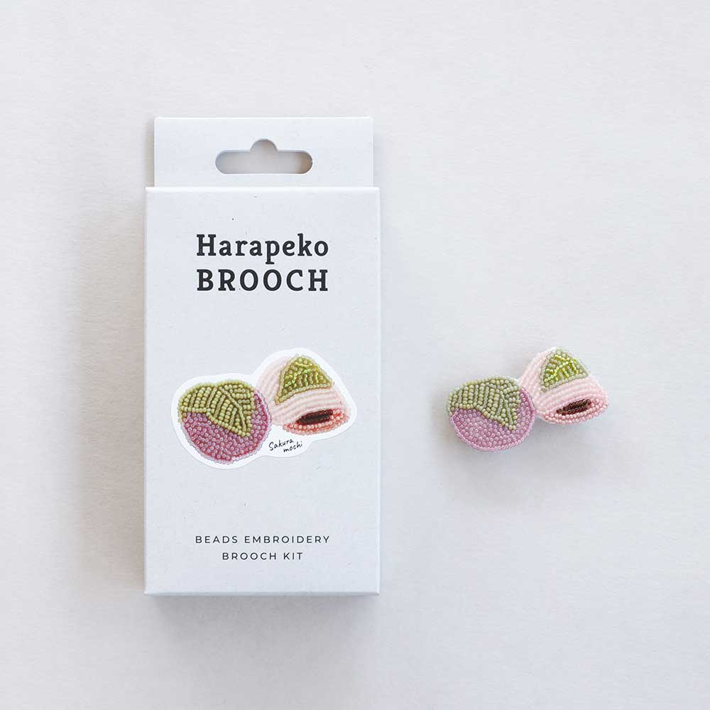 はらぺこブローチキット さくらもち ビーズ刺しゅうのブローチ作成キット 工作用 胸元にちょうど良いサイズ 手作り ハンドメイド アクセサリー 日本製