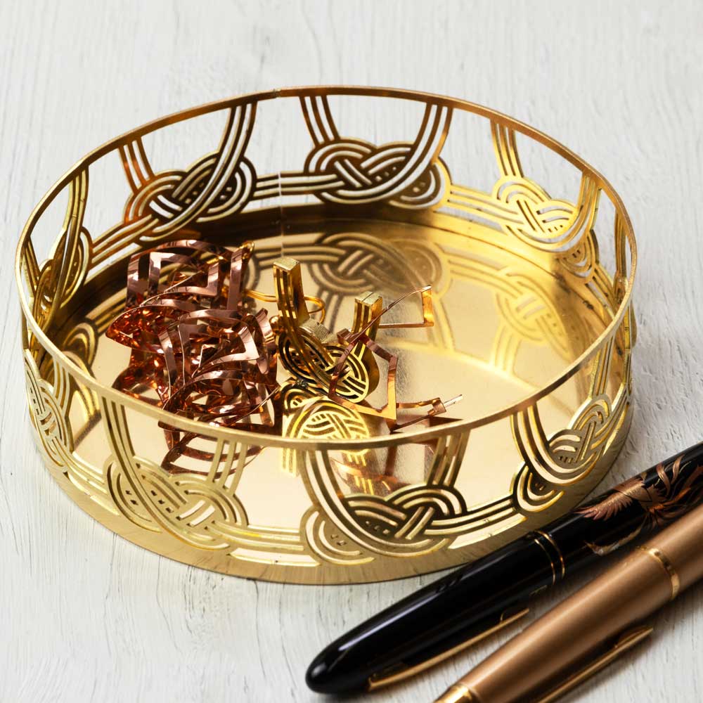 かねよし 水引 accessory case アクセサリーケース 淡路結び 縁起物の水引をモチーフにした小物トレー 真鍮製 かねよし×共立女子大学コラボ作品『日本を贈る』