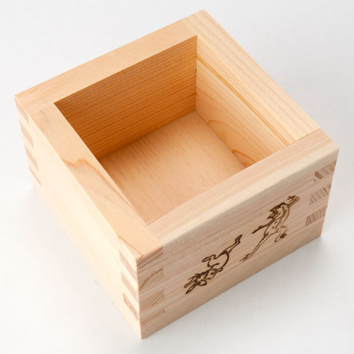 鳥獣戯画 焼印 一合枡 岐阜県大垣市の檜製計量器・酒器 | こだわりの和