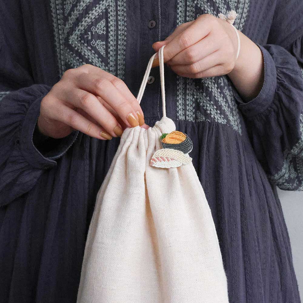 はらぺこブローチキット すし ビーズ刺しゅうのブローチ作成キット 工作用 胸元にちょうど良いサイズ 手作り ハンドメイド アクセサリー 日本製