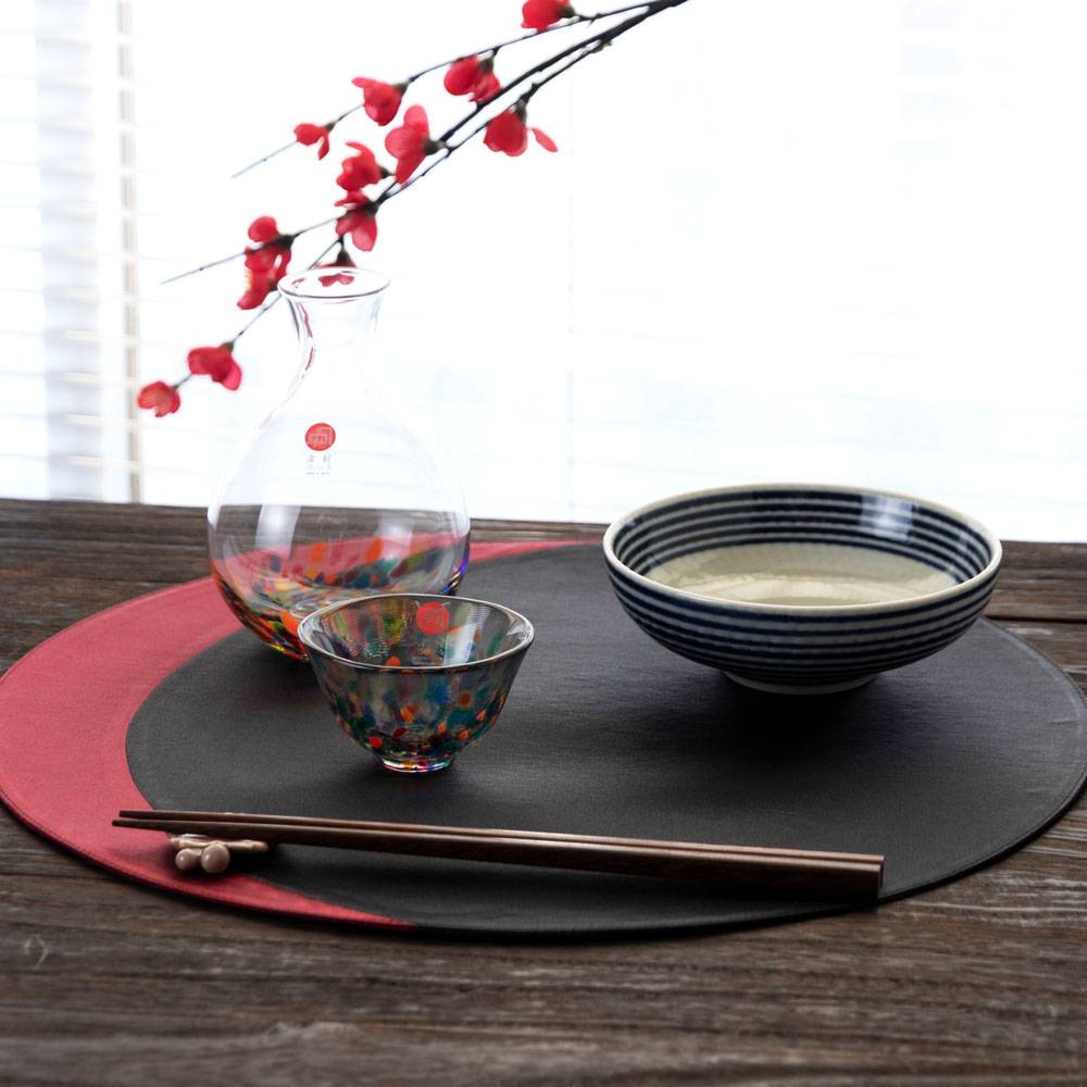 百道発信 かぐ夜 三日月サークルL ブラック×レッド (IKI-1498) リバーシブルランチョンマット φ36cm 福岡県の布製品 Fabric place mat Fukuoka craft