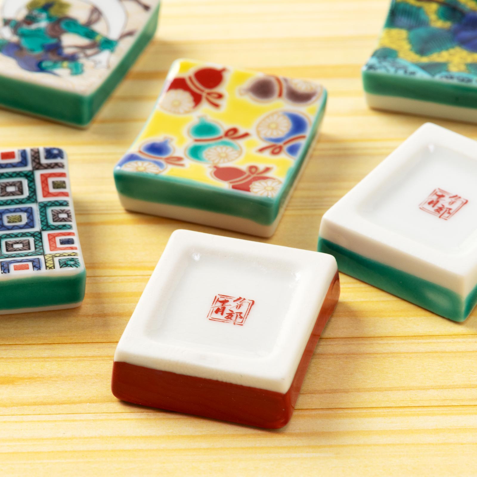 九谷焼 箸置き〈梅菊〉色絵はしおきこれくしょん｜高潔と長寿を寿ぐ梅