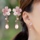 アクセソワール〈桜のピアス〉可憐ピンク P1｜耳元に春色がきらめく、可憐なピンクの桜が揺れるチタンポストピアス