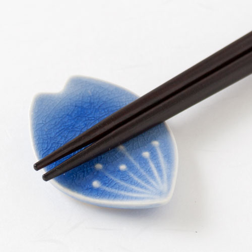 瀬戸焼箸置き 花びら箸置 青 (K3456) Seto-yaki Chopstick rest of