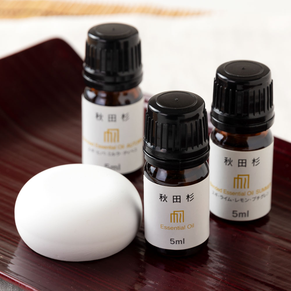 秋田杉 エッセンシャルオイル 秋 5ml ブレンドオイル オータムバージョン ヒバ ミルラ ユーカリディペス アトリエアンダンテ 秋田県のアロマ製品 Cedar Essential Oil Akita Craft こだわりの和雑貨 和敬静寂 オンラインショップ